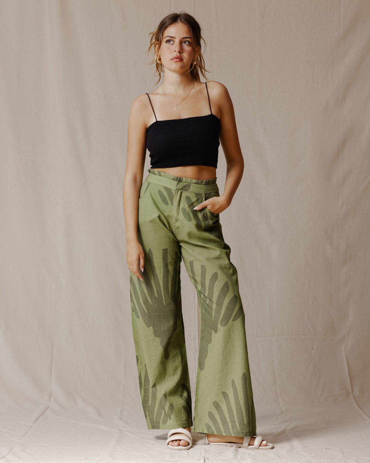 Pantalones de lino de Green Shells