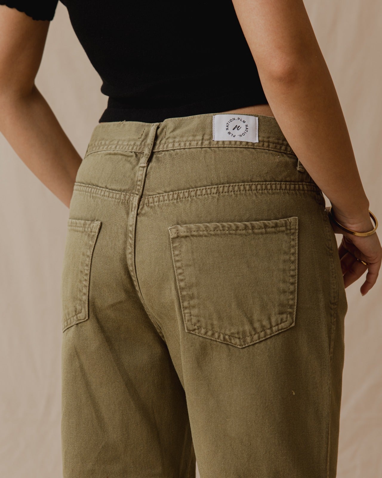 Pantalon cargo délavé en olive