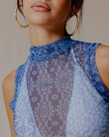 Floral Fusion Mesh Top Blau