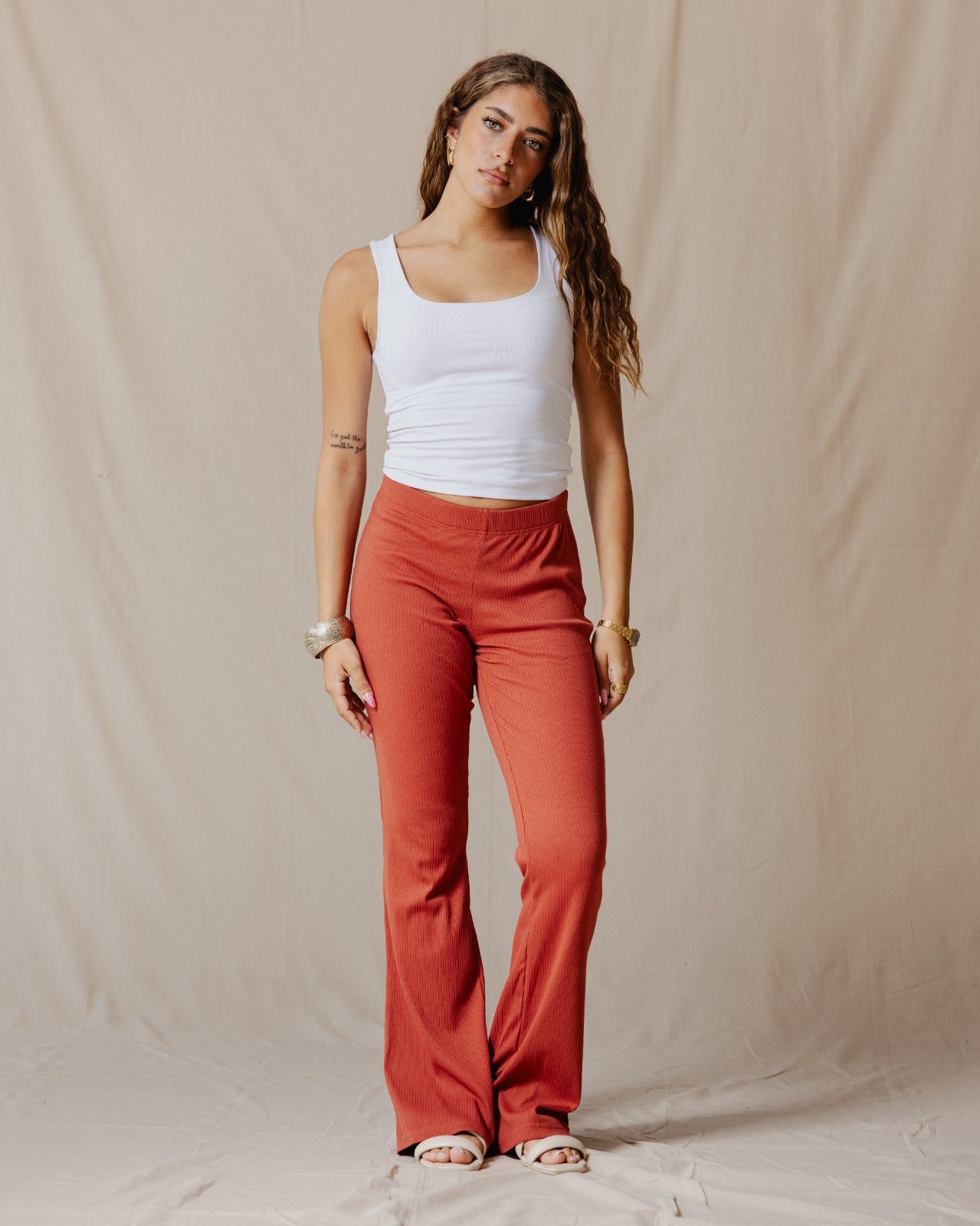 Pantaloni a coste flare Brick