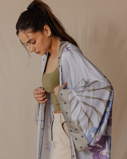 Lilly Garden Kimono de satén púrpura X azul claro