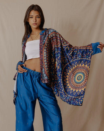 Conjunto de capa oriental azul