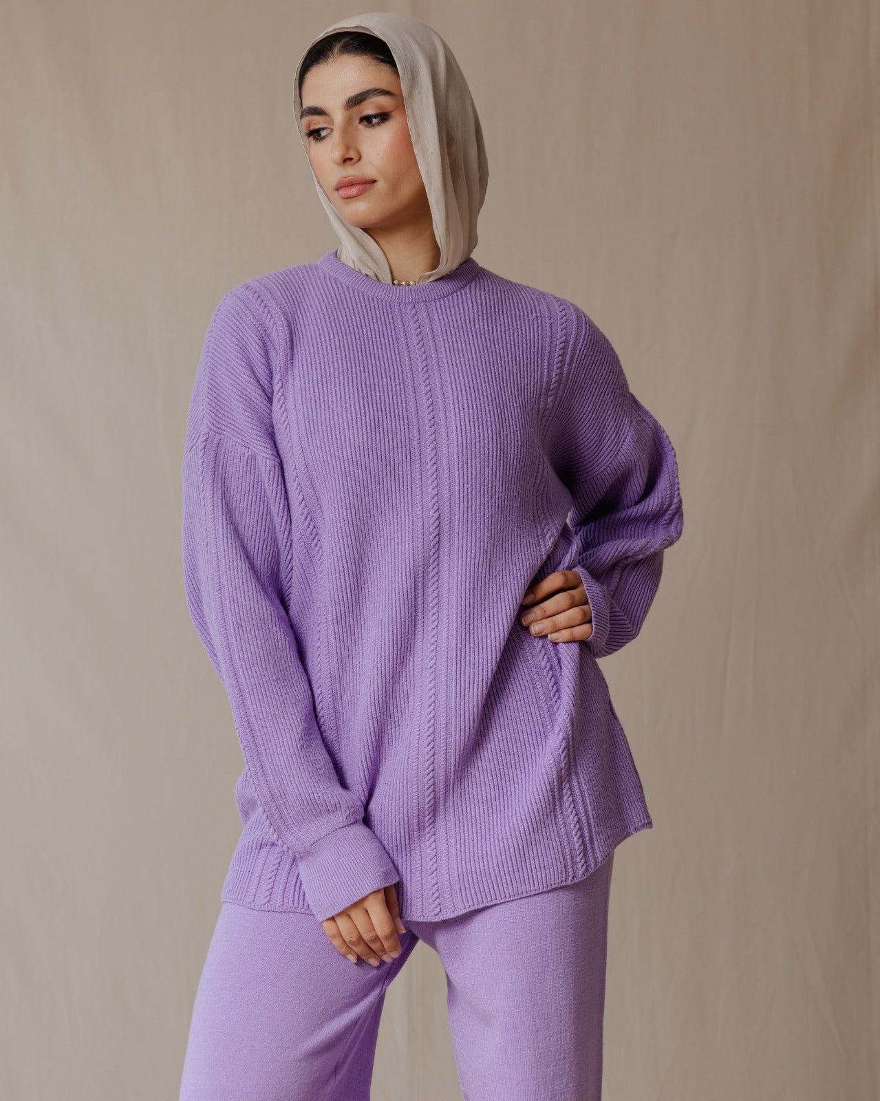 Ensemble en tricot tressé violet