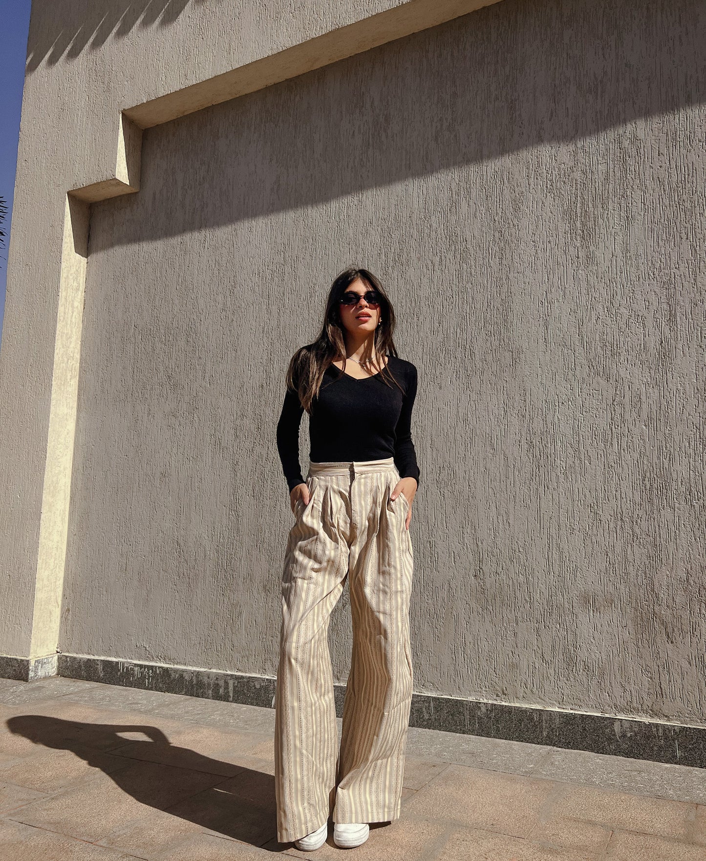 Pantalon large à rayures monochrome beige