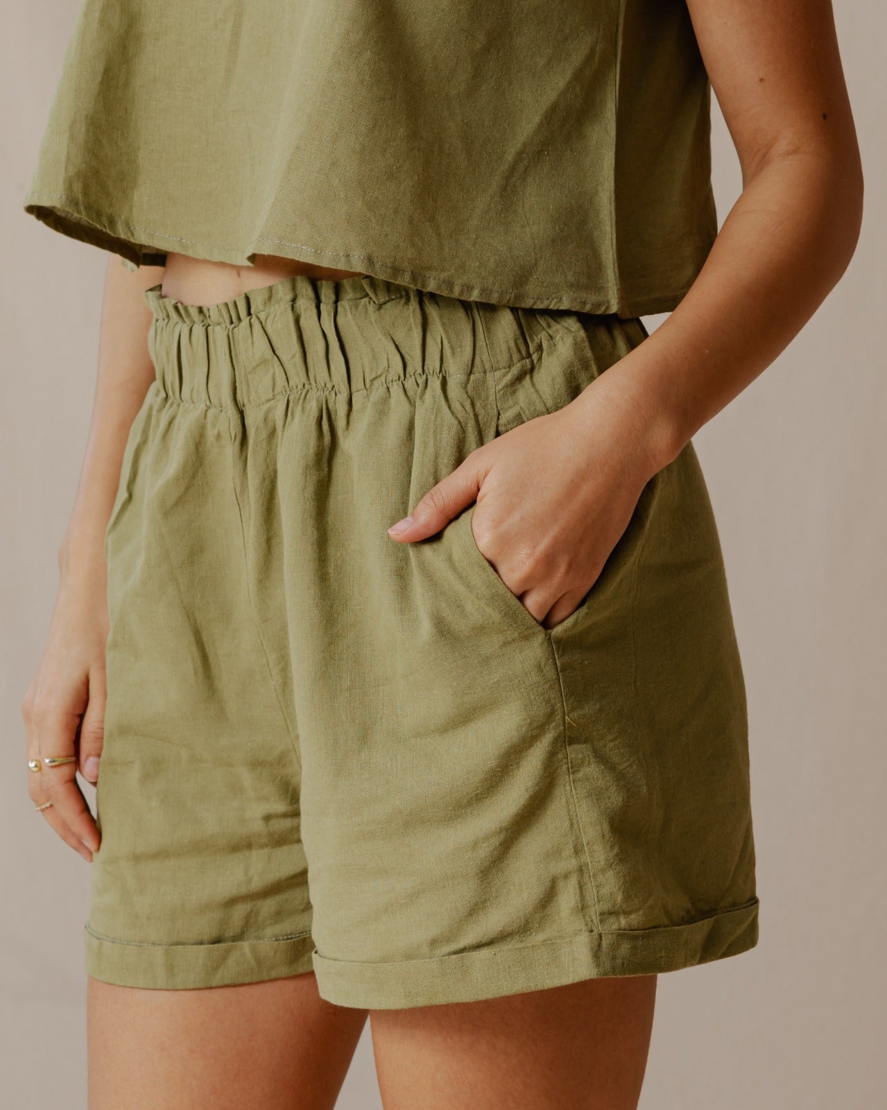 Ensemble de linge minimaliste Olive