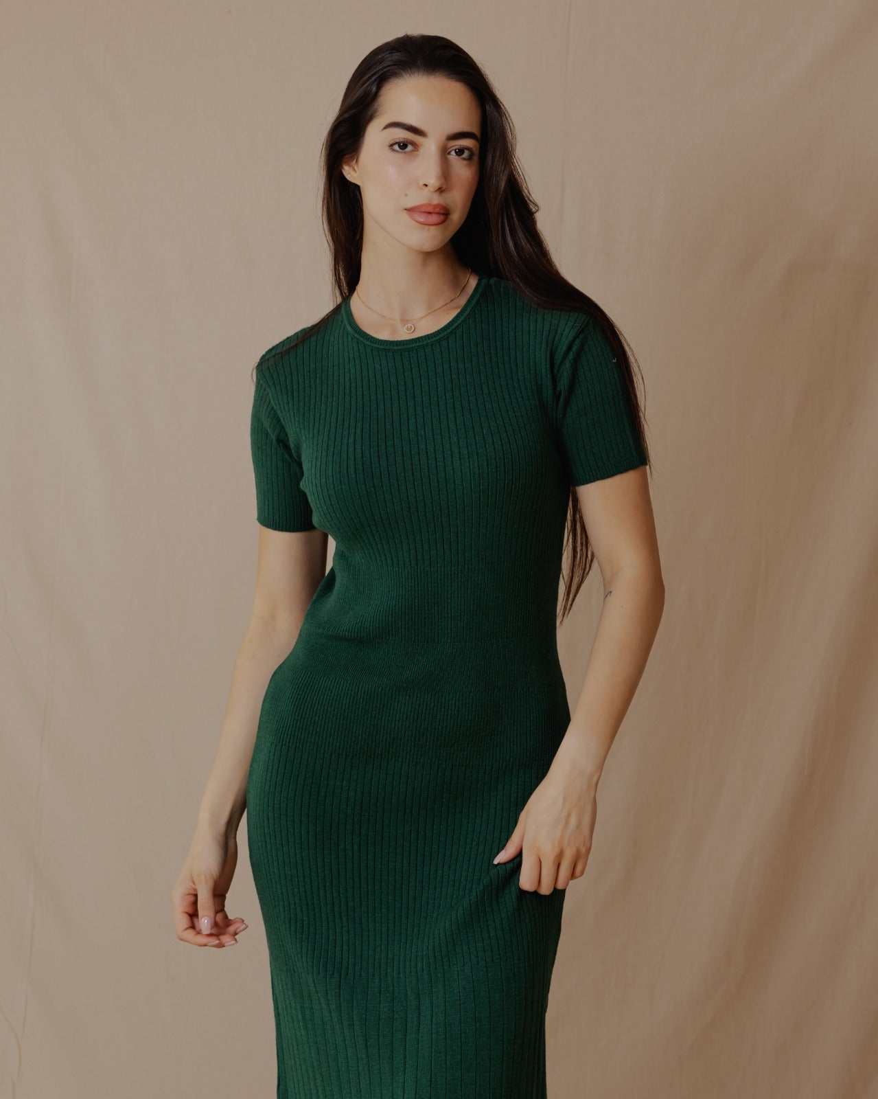 Kurzarm-Strickkleid Oliv