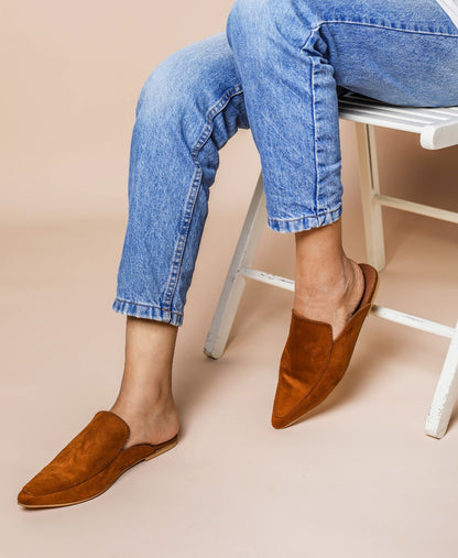 Pointy Suede Mules Havane