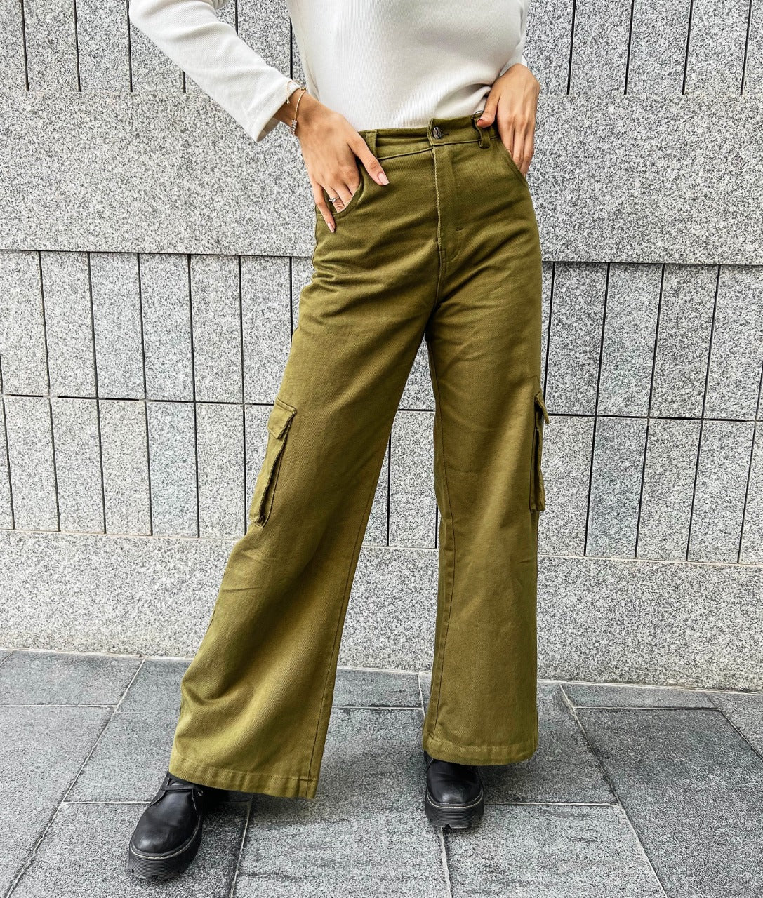 Pantalon Cargo Essentiel Olive