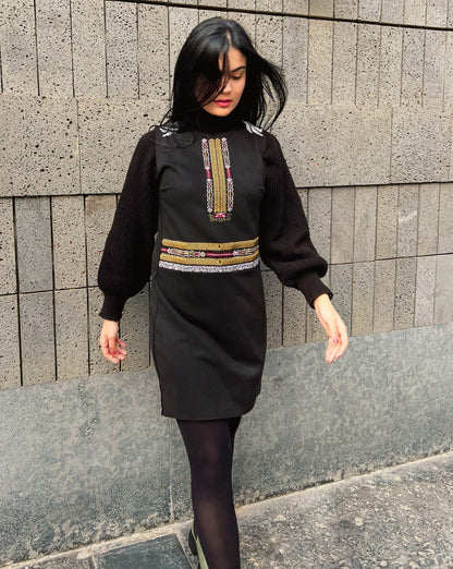 O vestido tribal preto