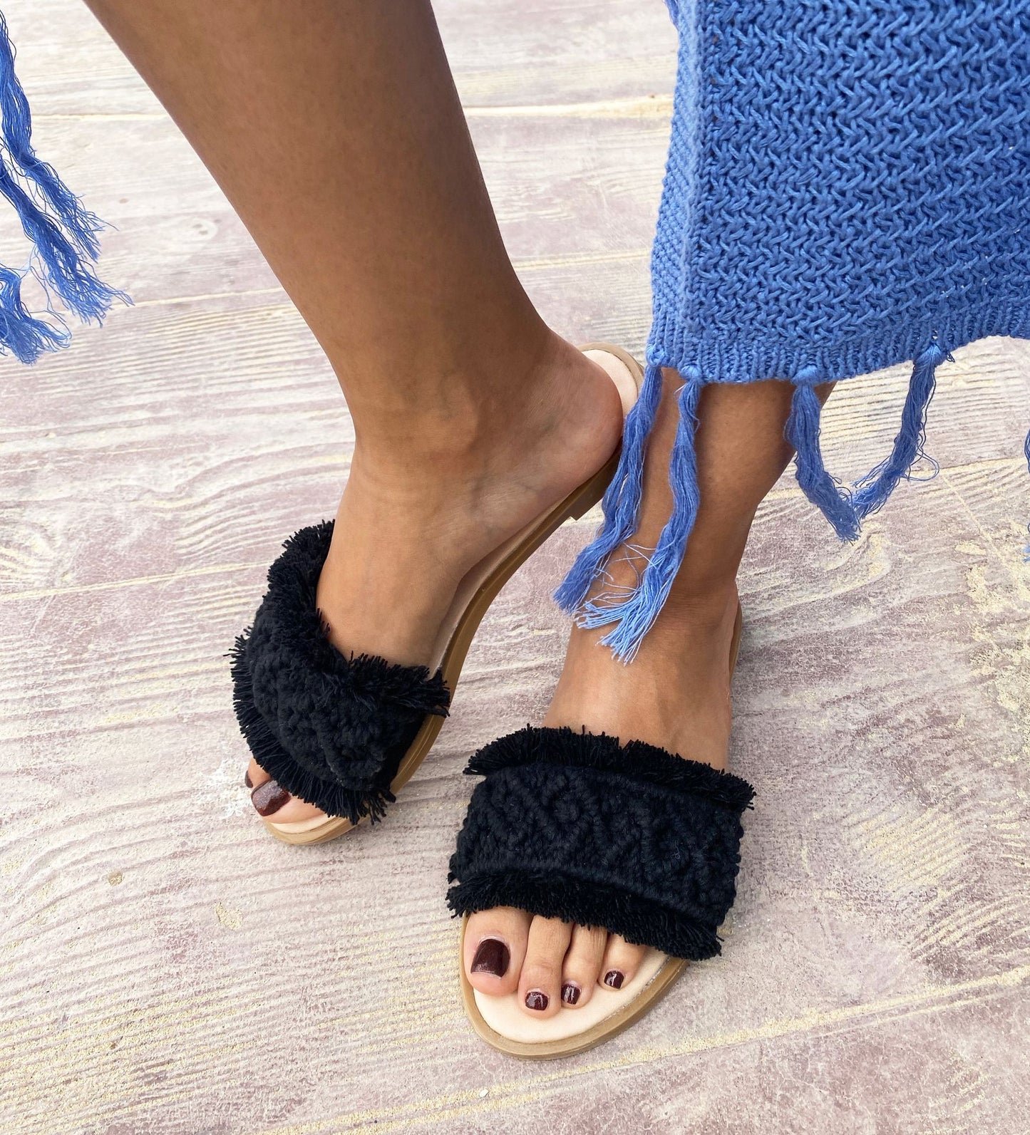 Hera Chaussons Fait Main en Macramé Noir